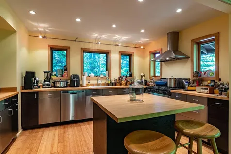 169 Island Avenue Saint George ME 04860