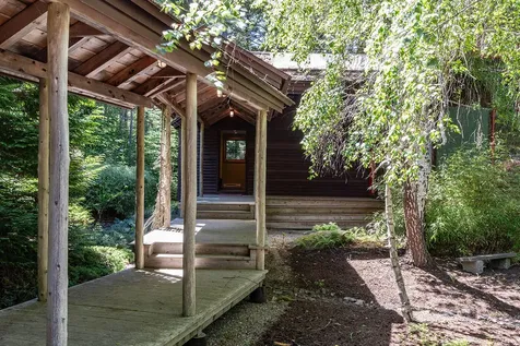 169 Island Avenue Saint George ME 04860