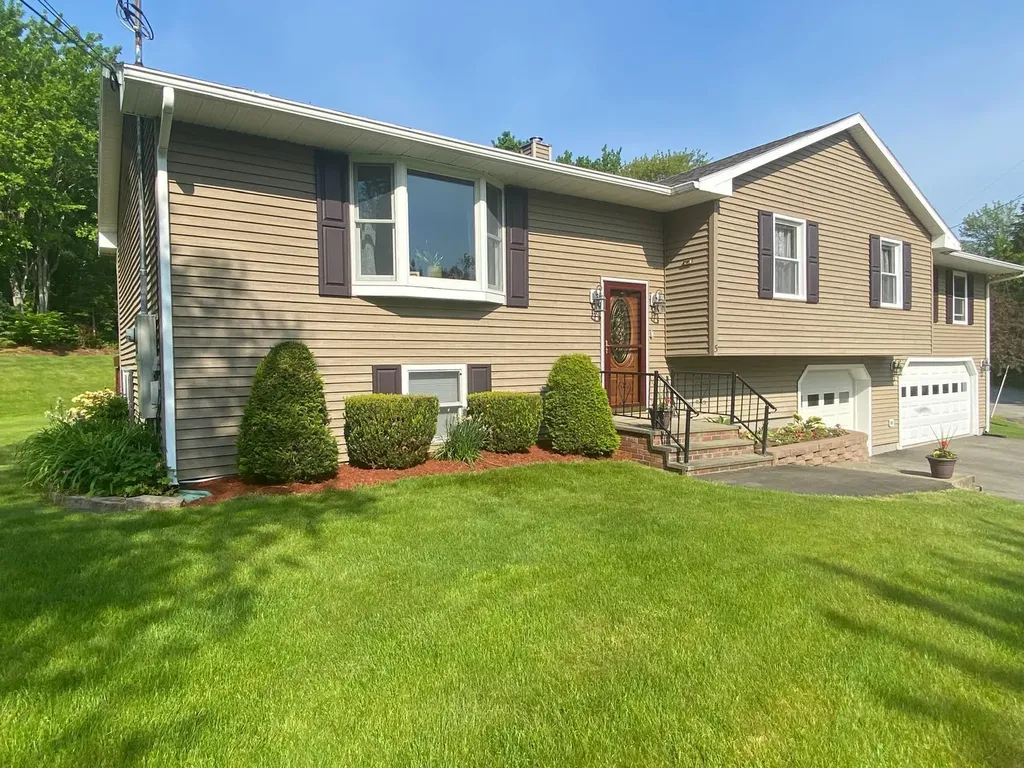 5 Michael Drive Baileyville ME 04694