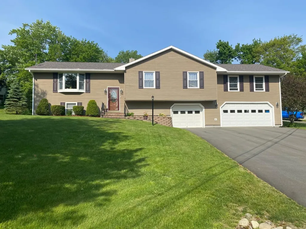 5 Michael Drive Baileyville ME 04694