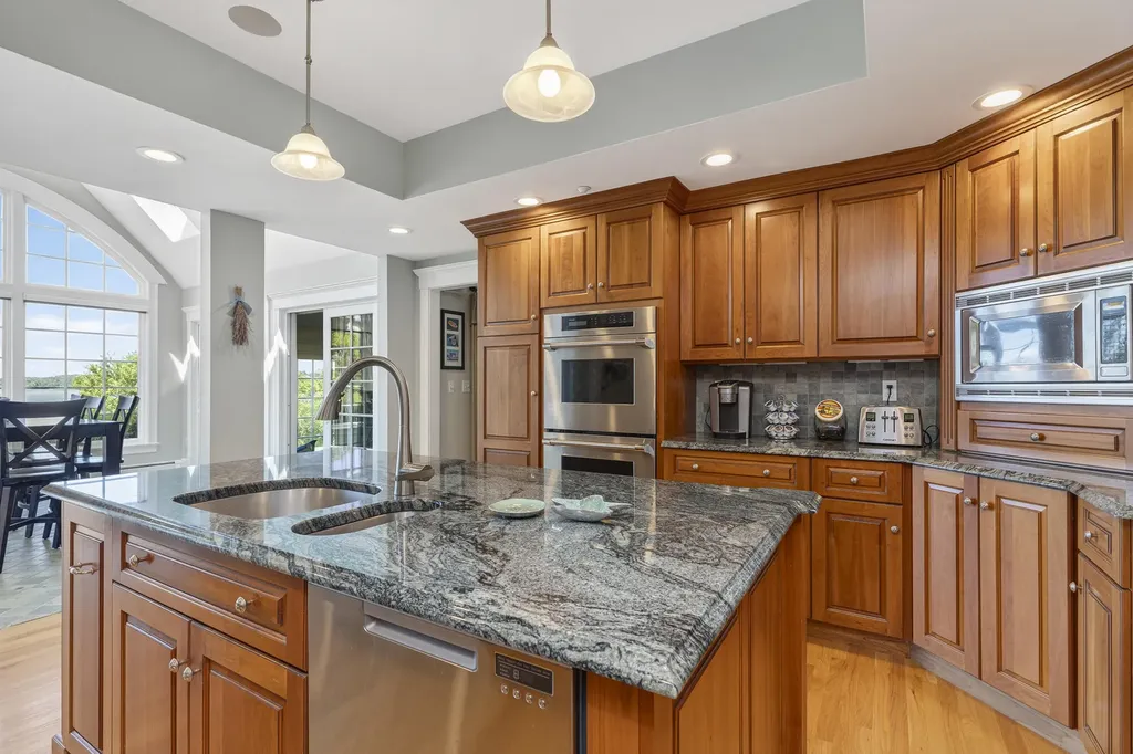 37 Alliquippa Road Phippsburg ME 04562
