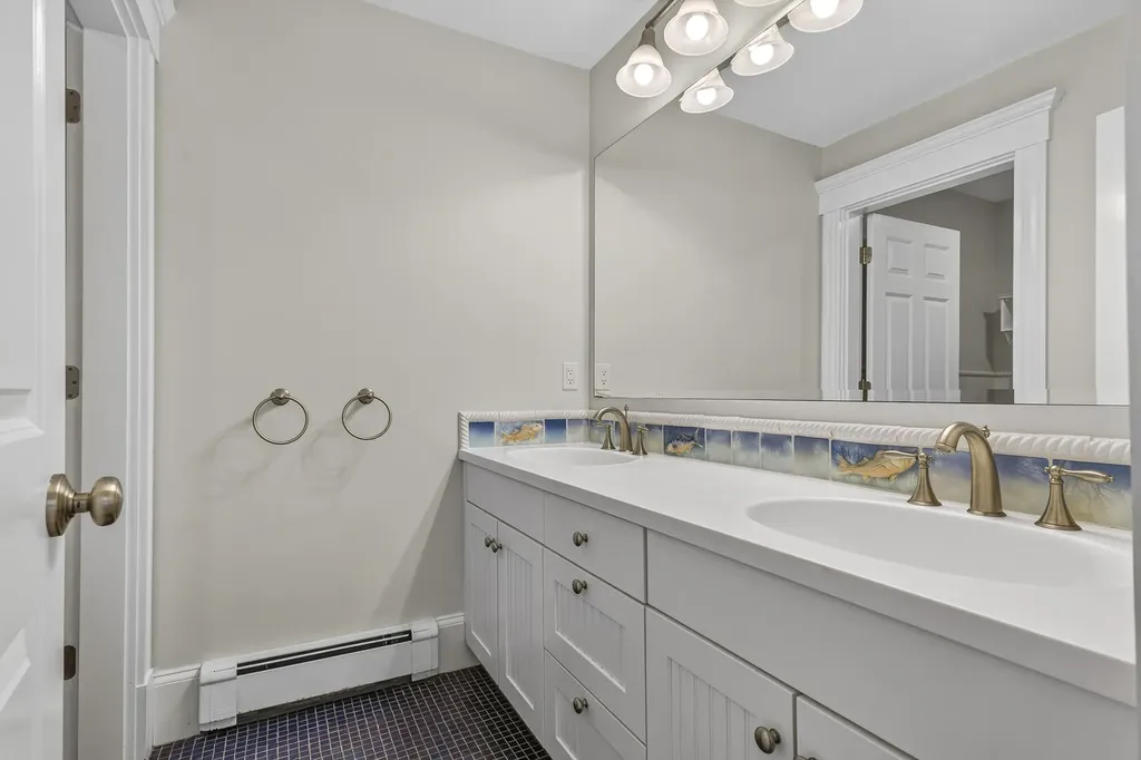 37 Alliquippa Road Phippsburg ME 04562