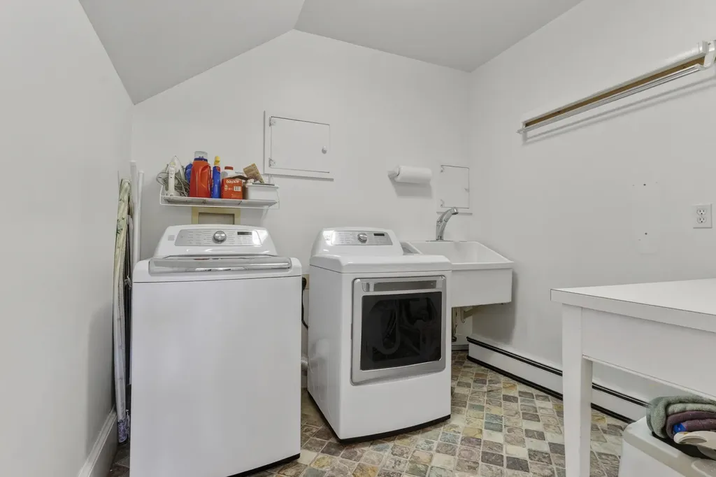 37 Alliquippa Road Phippsburg ME 04562