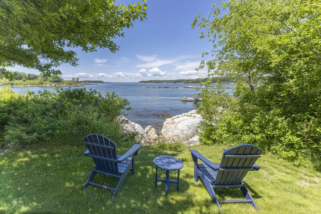 37 Alliquippa Road Phippsburg ME 04562