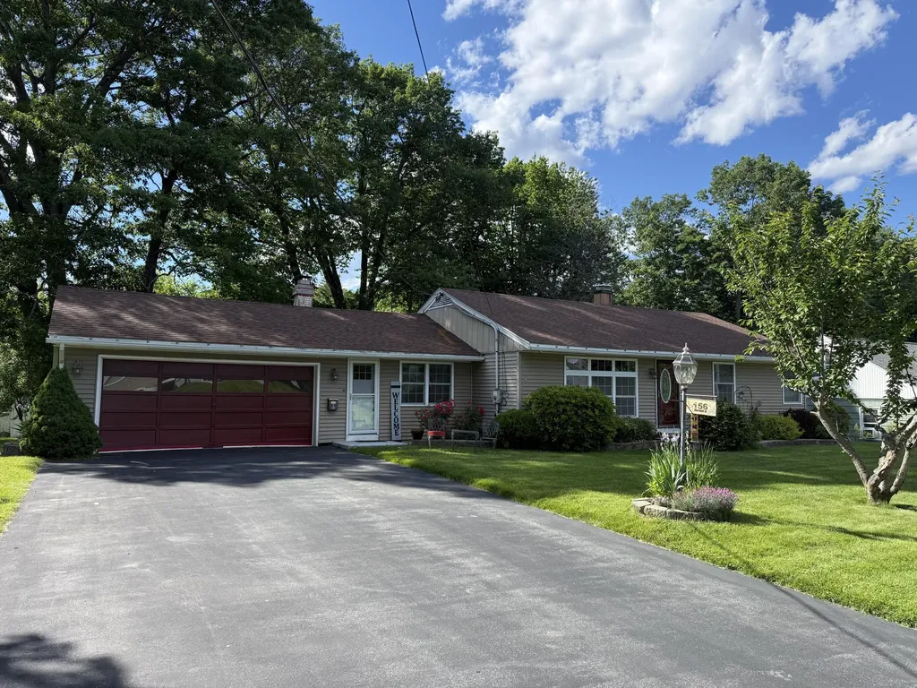 156 Harvard Street Auburn ME 04210