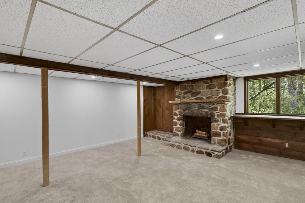 19 Robin Road Edgecomb ME 04556