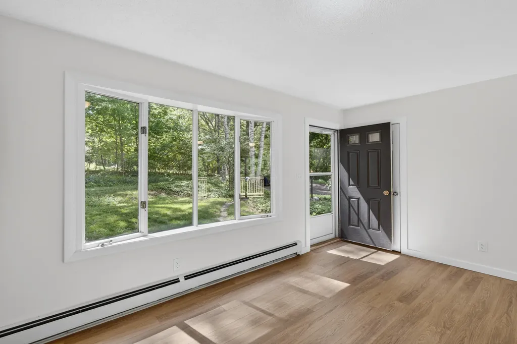 19 Robin Road Edgecomb ME 04556