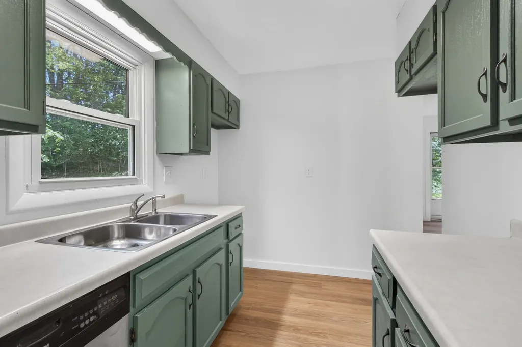 19 Robin Road Edgecomb ME 04556