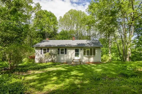 19 Robin Road Edgecomb ME 04556
