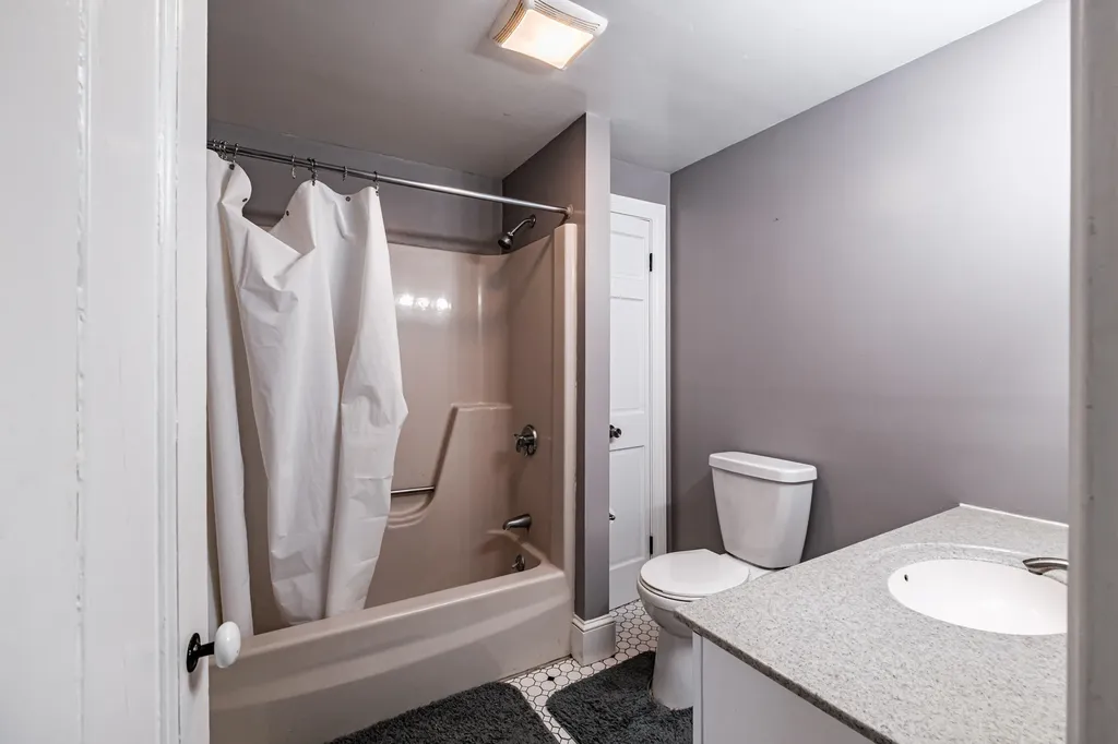 27 Bayview Street Yarmouth ME 04096