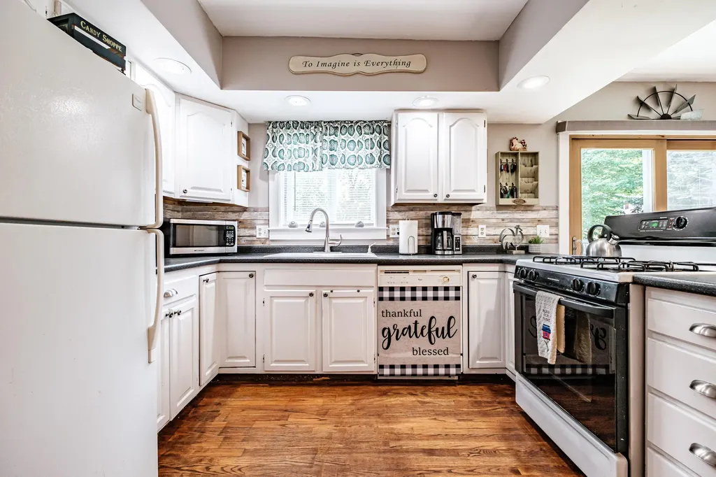 27 Bayview Street Yarmouth ME 04096