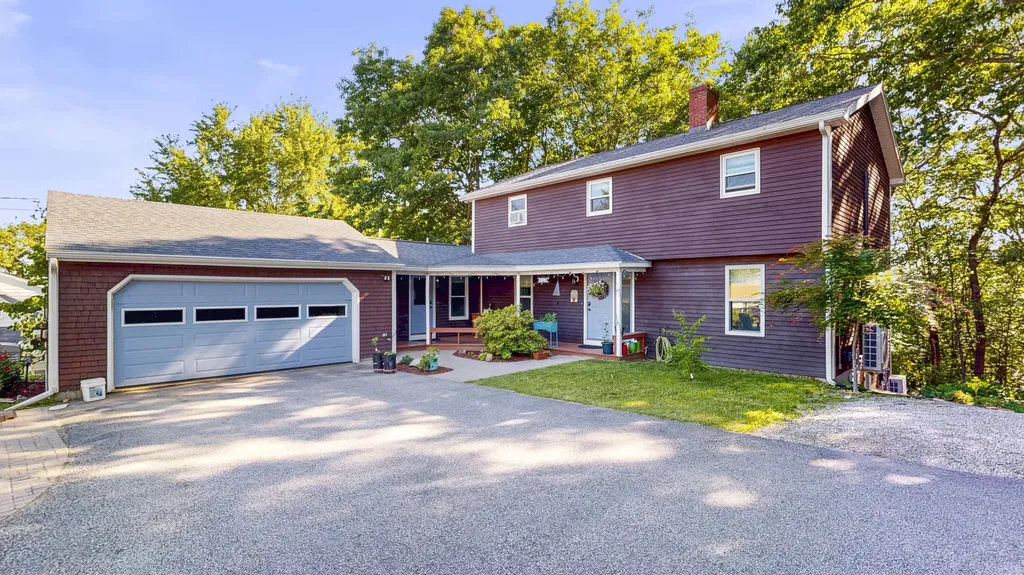 25 Delcliffe Lane Lewiston ME 04240
