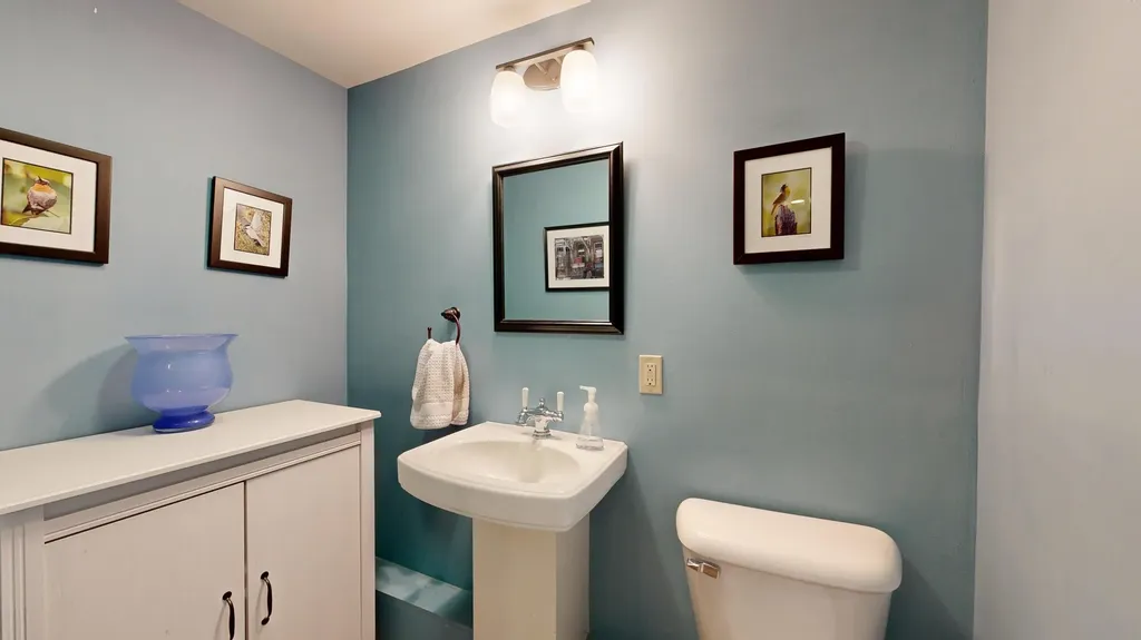 25 Delcliffe Lane Lewiston ME 04240