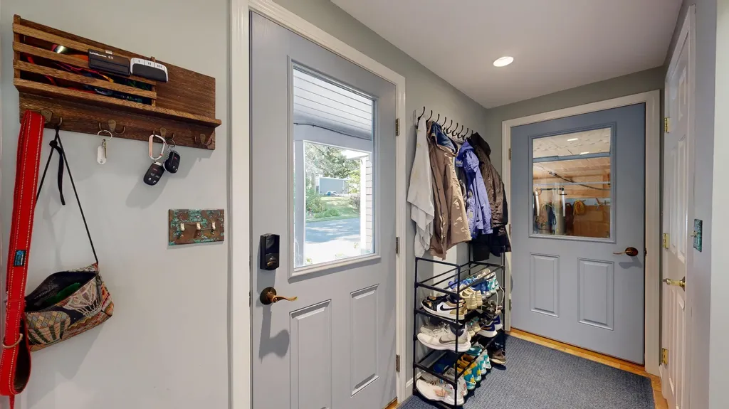 25 Delcliffe Lane Lewiston ME 04240