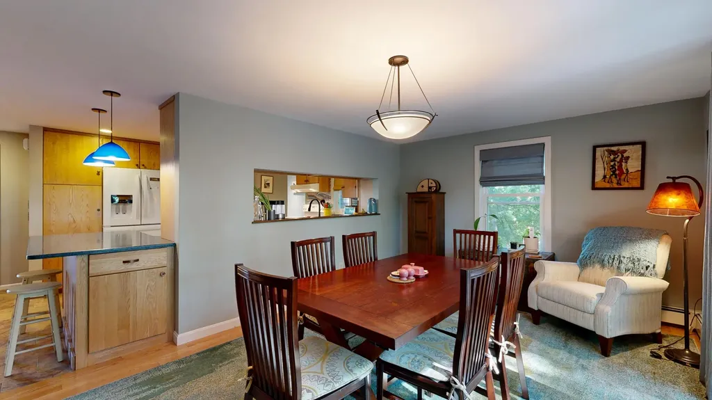 25 Delcliffe Lane Lewiston ME 04240
