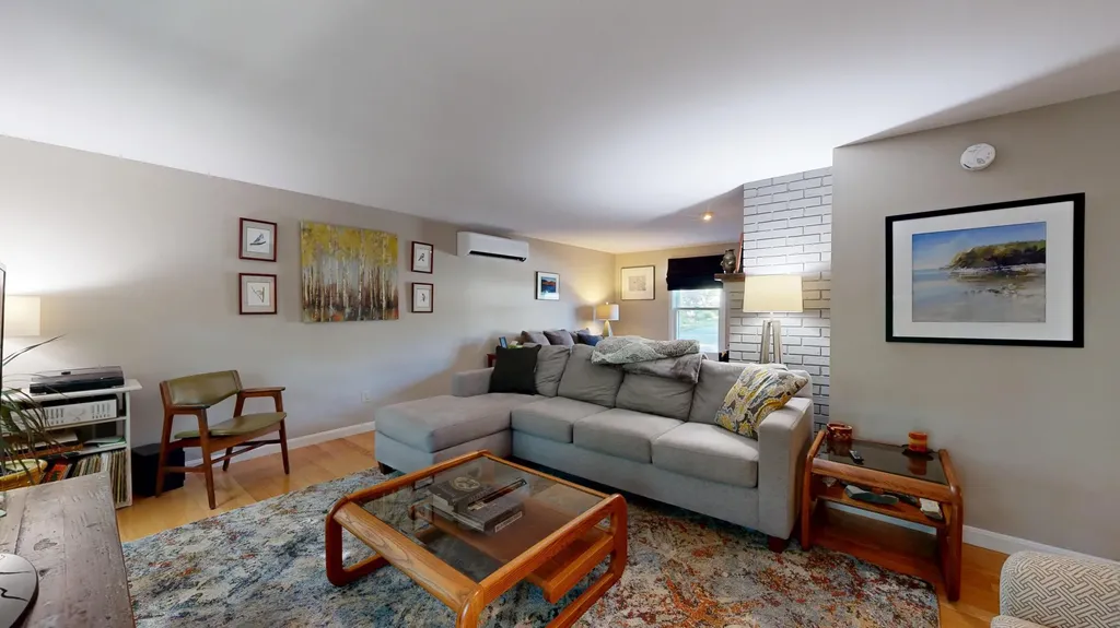 25 Delcliffe Lane Lewiston ME 04240