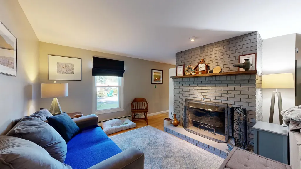 25 Delcliffe Lane Lewiston ME 04240
