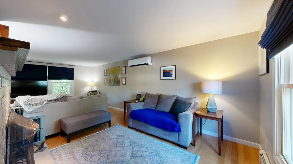 25 Delcliffe Lane Lewiston ME 04240