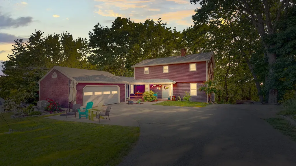 25 Delcliffe Lane Lewiston ME 04240