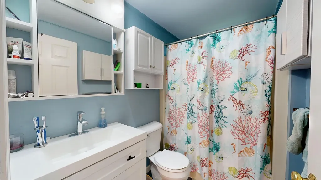 25 Delcliffe Lane Lewiston ME 04240