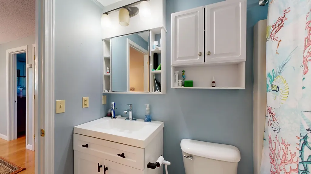 25 Delcliffe Lane Lewiston ME 04240