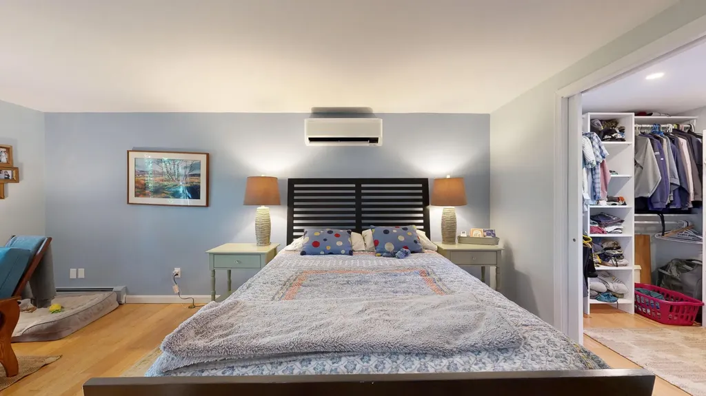 25 Delcliffe Lane Lewiston ME 04240