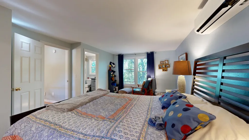25 Delcliffe Lane Lewiston ME 04240