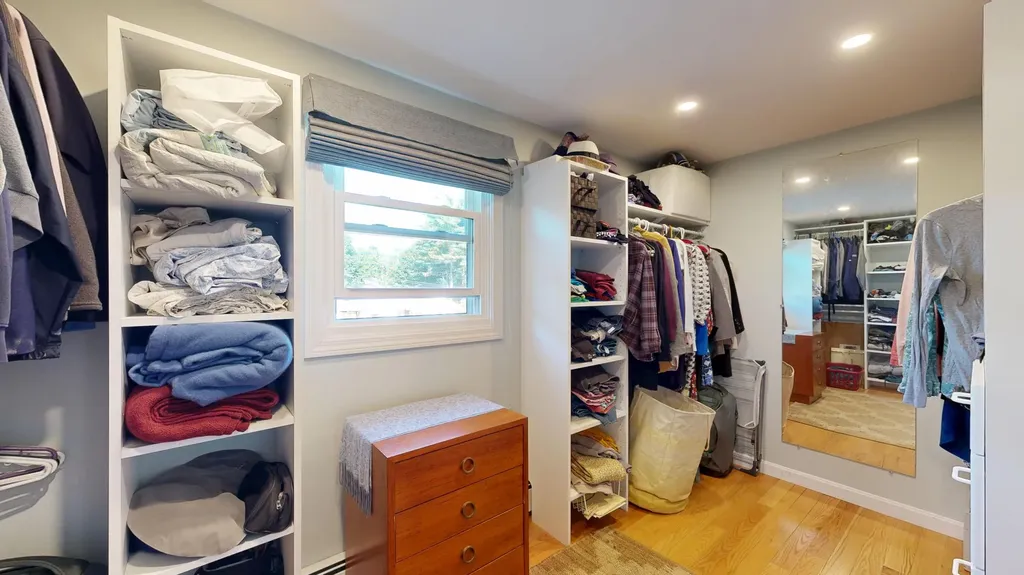 25 Delcliffe Lane Lewiston ME 04240