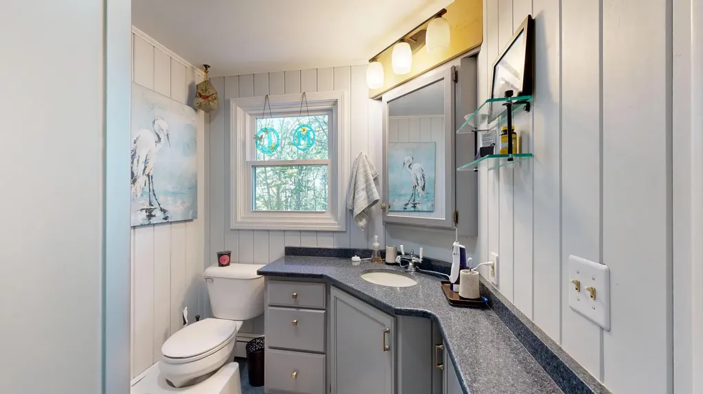 25 Delcliffe Lane Lewiston ME 04240