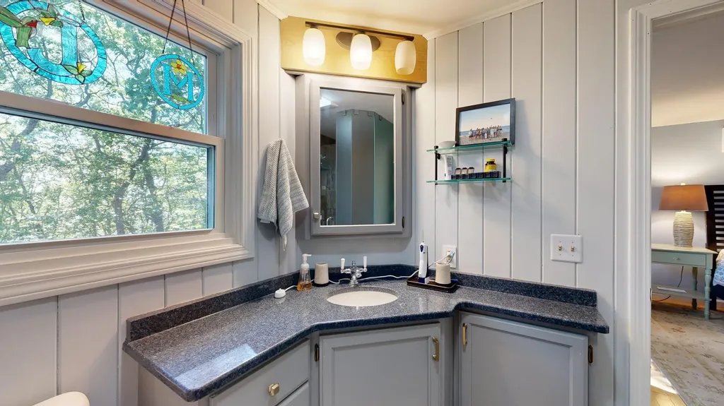 25 Delcliffe Lane Lewiston ME 04240