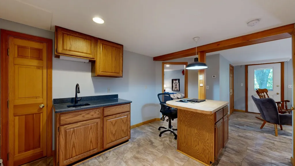 25 Delcliffe Lane Lewiston ME 04240