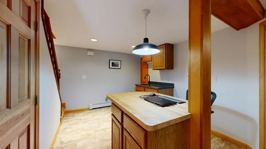 25 Delcliffe Lane Lewiston ME 04240
