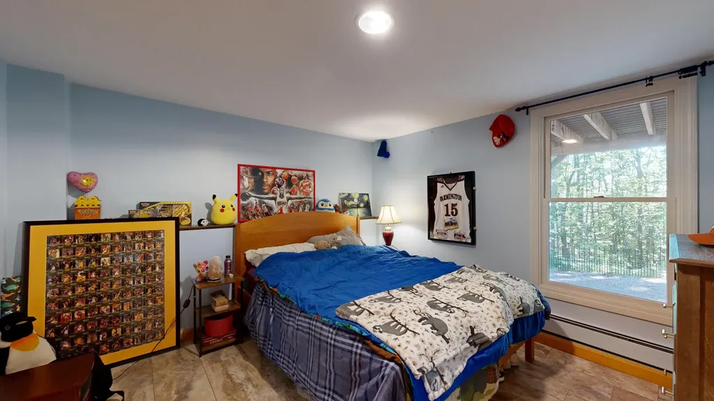 25 Delcliffe Lane Lewiston ME 04240