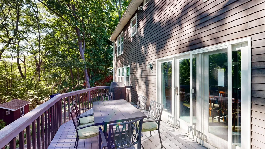 25 Delcliffe Lane Lewiston ME 04240