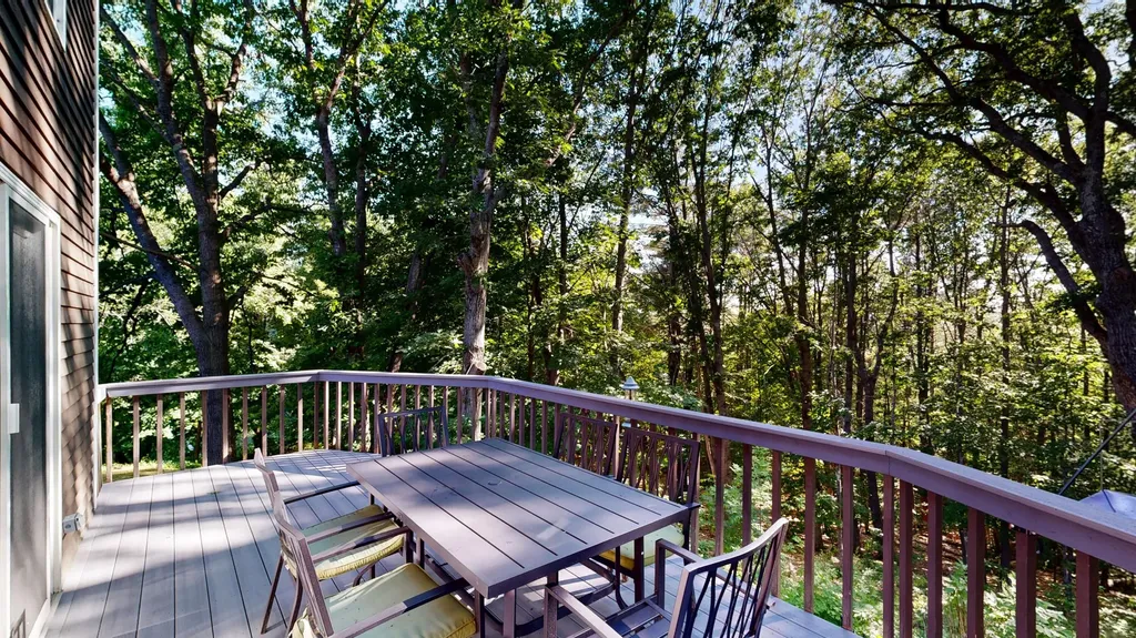 25 Delcliffe Lane Lewiston ME 04240