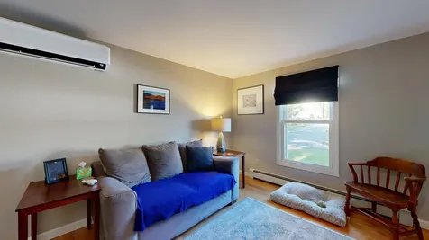 25 Delcliffe Lane Lewiston ME 04240