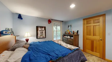 25 Delcliffe Lane Lewiston ME 04240
