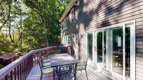 25 Delcliffe Lane Lewiston ME 04240