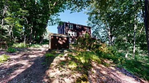 25 Delcliffe Lane Lewiston ME 04240