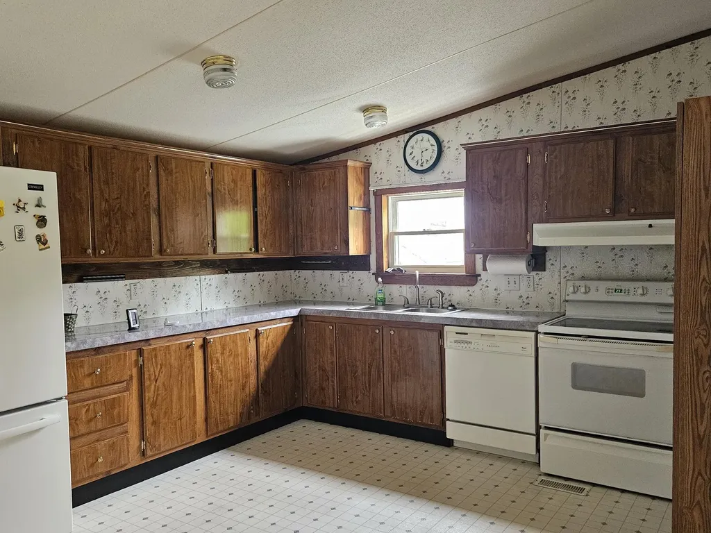 9 Swain Drive Norridgewock ME 04957