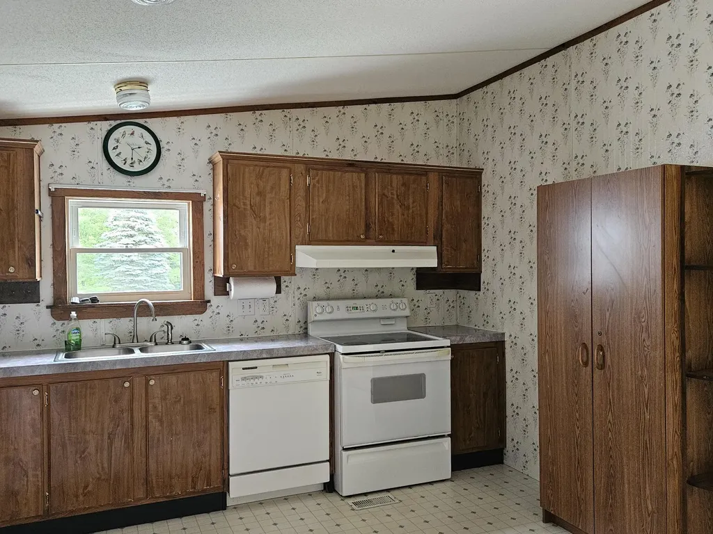 9 Swain Drive Norridgewock ME 04957
