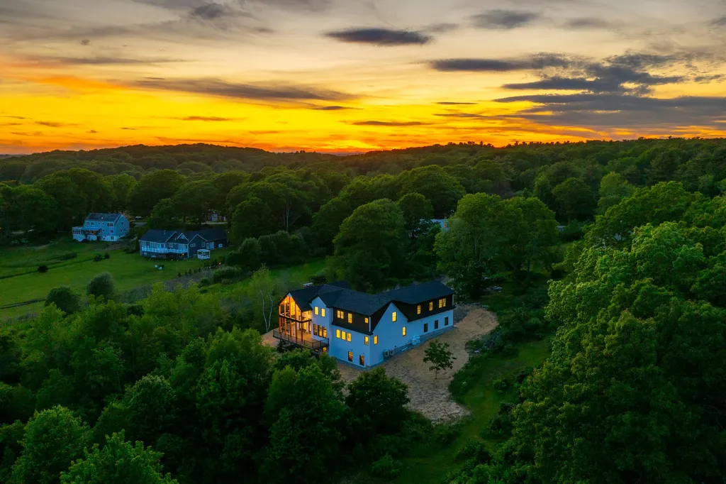 80 Wells Road Cape Elizabeth ME 04107