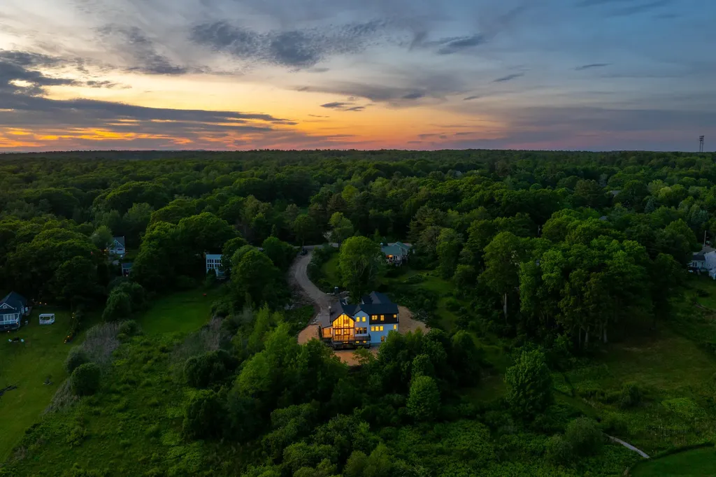 80 Wells Road Cape Elizabeth ME 04107