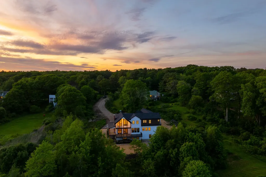 80 Wells Road Cape Elizabeth ME 04107