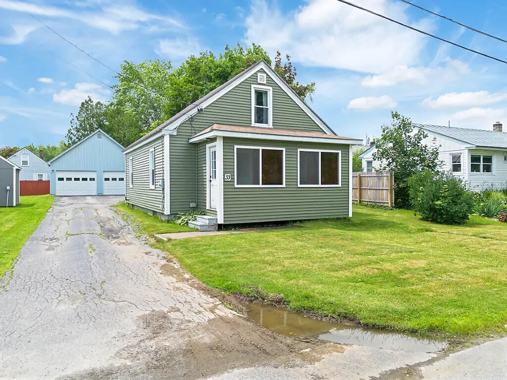 33 Cottage Street Fairfield ME 04901