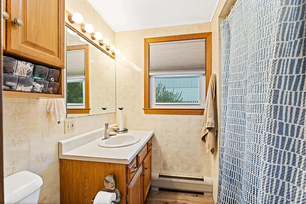 33 Cottage Street Fairfield ME 04901