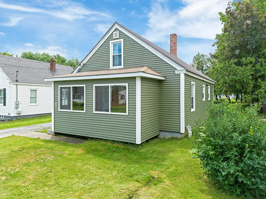 33 Cottage Street Fairfield ME 04901