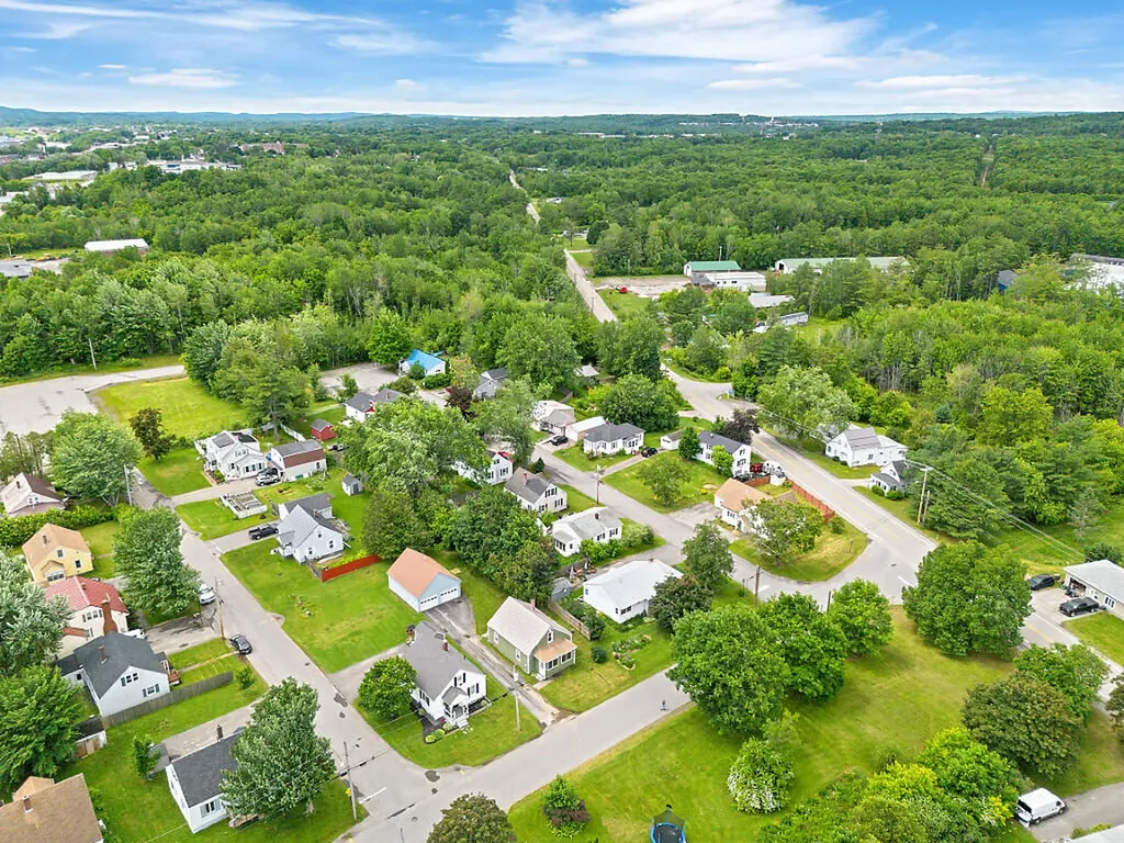 33 Cottage Street Fairfield ME 04901
