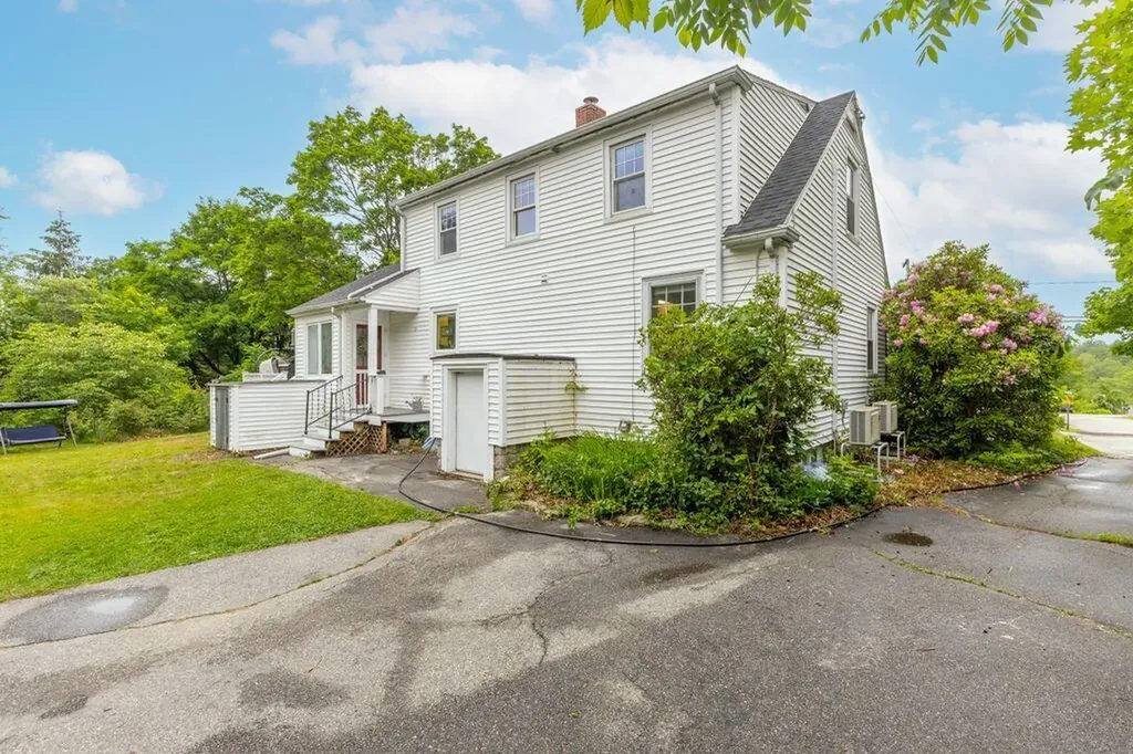 187 Pierce Street Westbrook ME 04092