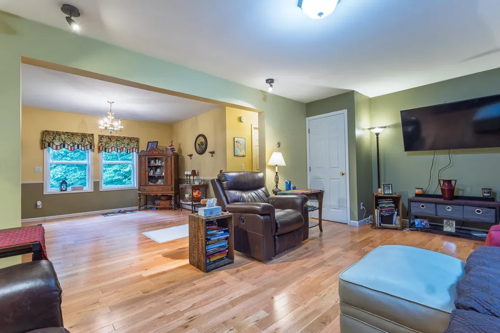 234 Cleve Tripp Road Poland ME 04274